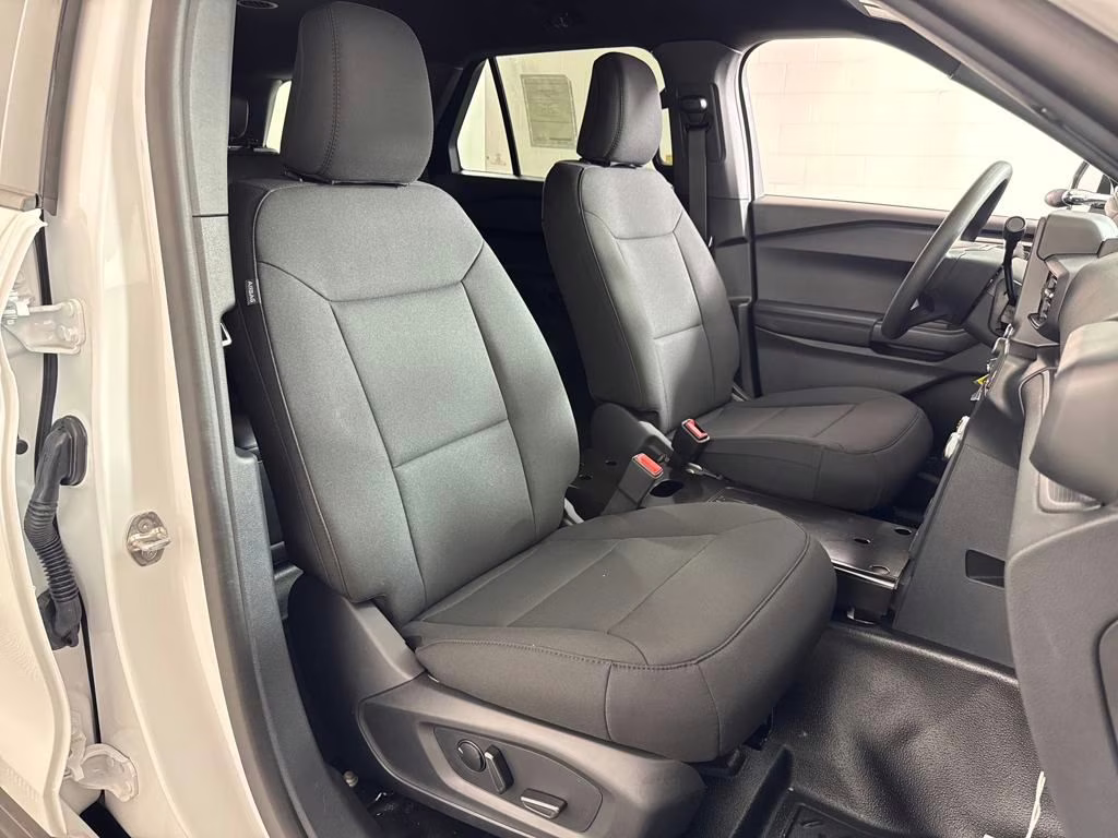 2025 Oxford White Ford Utility Police Interceptor Base AWD SUV