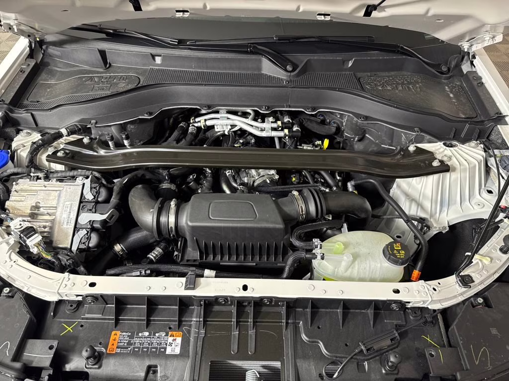 2025 Oxford White Ford Utility Police Interceptor Base AWD SUV