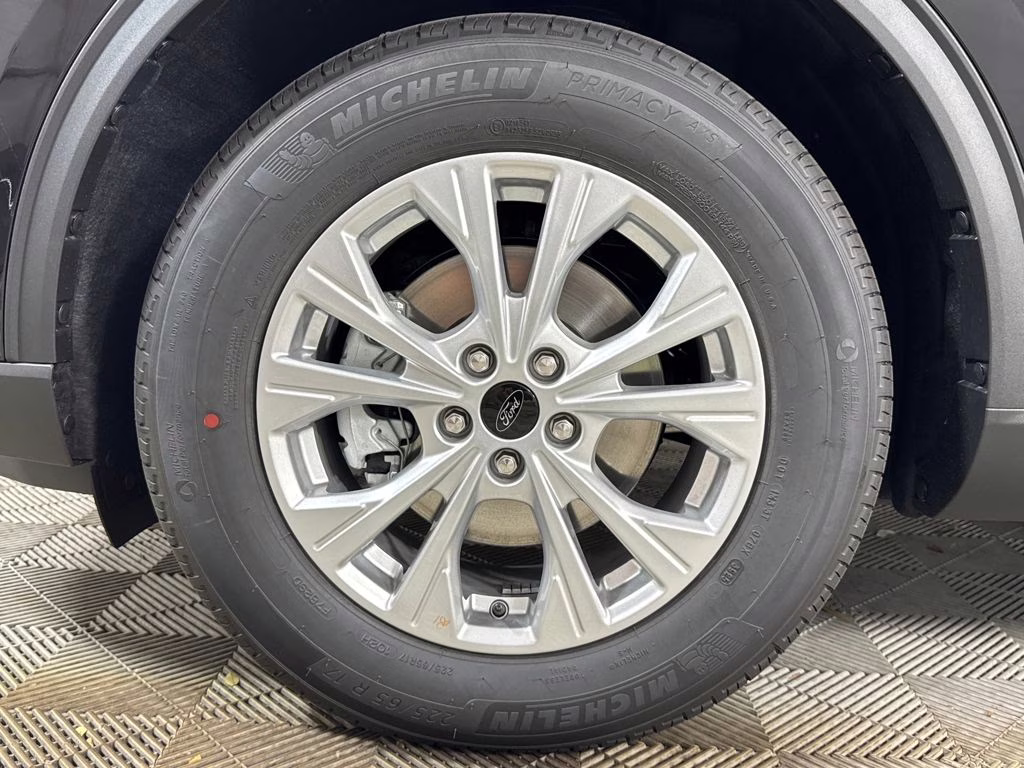 2026 Agate Black Metallic Ford Escape Active FWD SUV