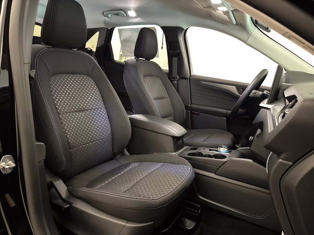 2026 Agate Black Metallic Ford Escape Active FWD SUV