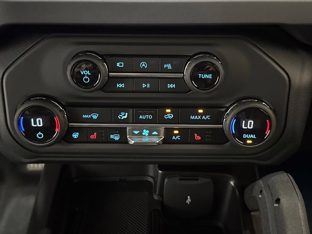 2025 Azure Gray Metallic Tri-Coat Ford Bronco Badlands 4X4 SUV