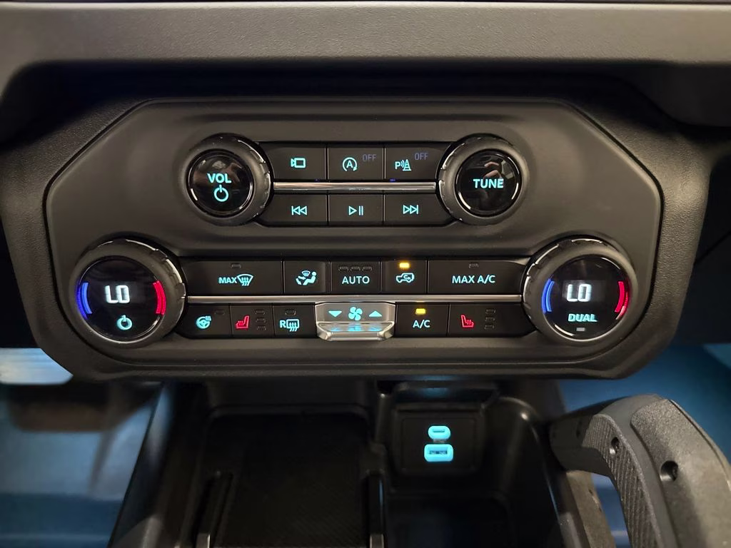 2025 Blue Metallic Ford Bronco Badlands 4X4 SUV