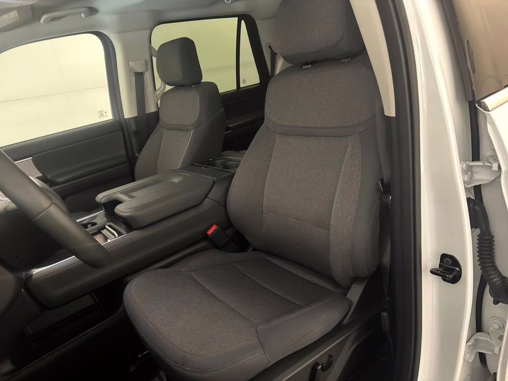 2025 Oxford White Ford Expedition Active RWD SUV