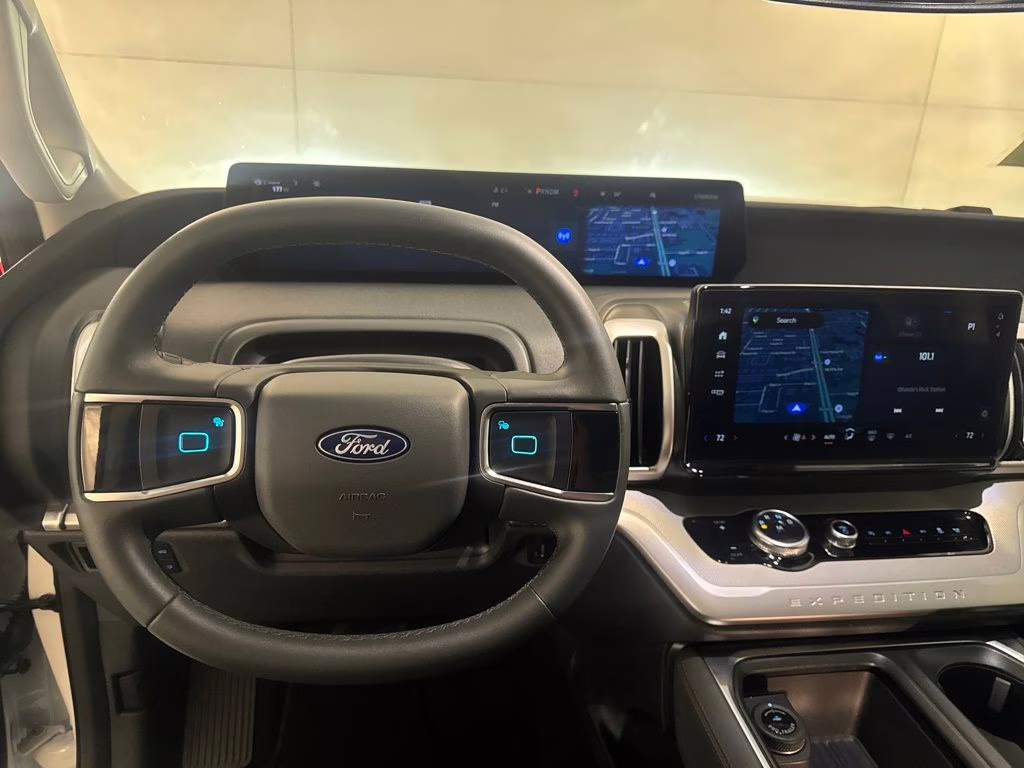 2025 Oxford White Ford Expedition Active RWD SUV