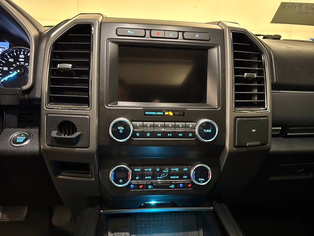 2020 Agate Black Ford Expedition XLT RWD SUV