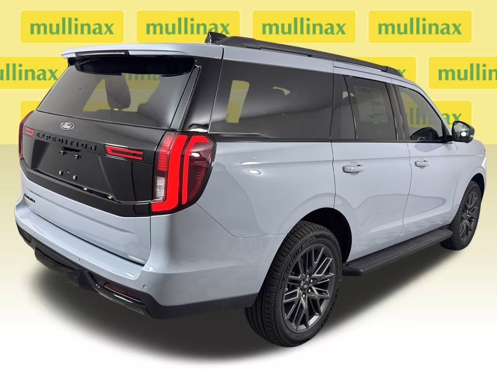 2026 Glacier Gray Metallic Tri-Coat Ford Expedition Platinum 4X4 SUV