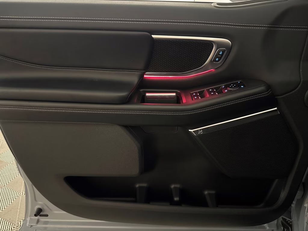 2026 Glacier Gray Metallic Tri-Coat Ford Expedition Platinum 4X4 SUV