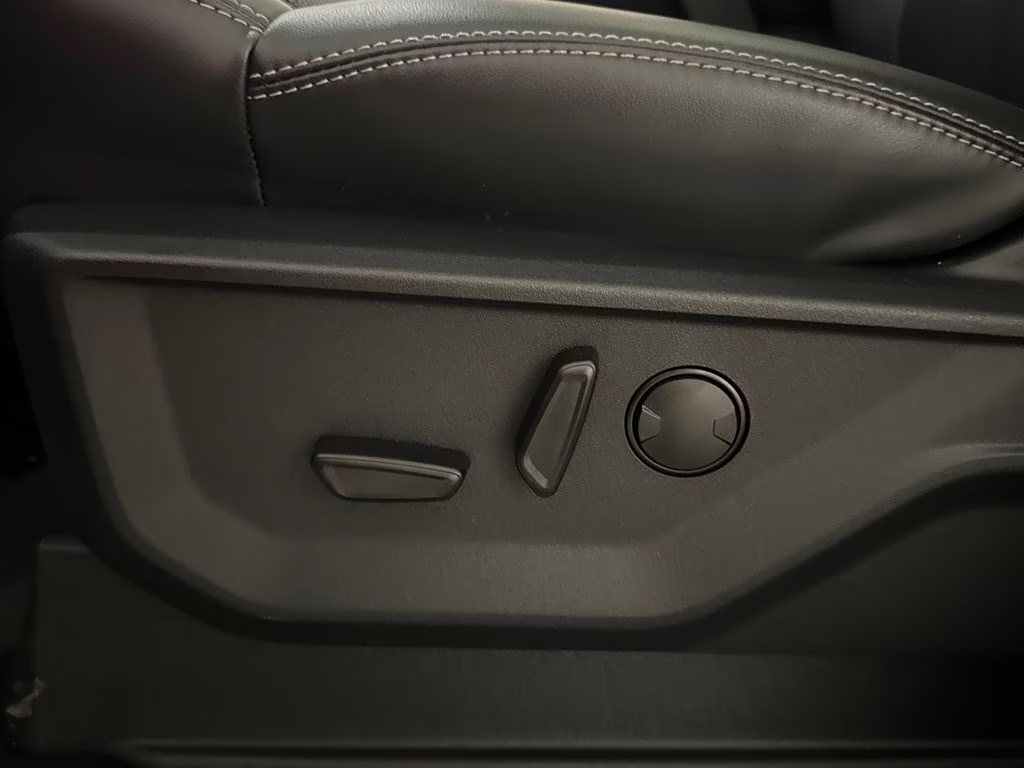 2026 Glacier Gray Metallic Tri-Coat Ford Expedition Platinum 4X4 SUV