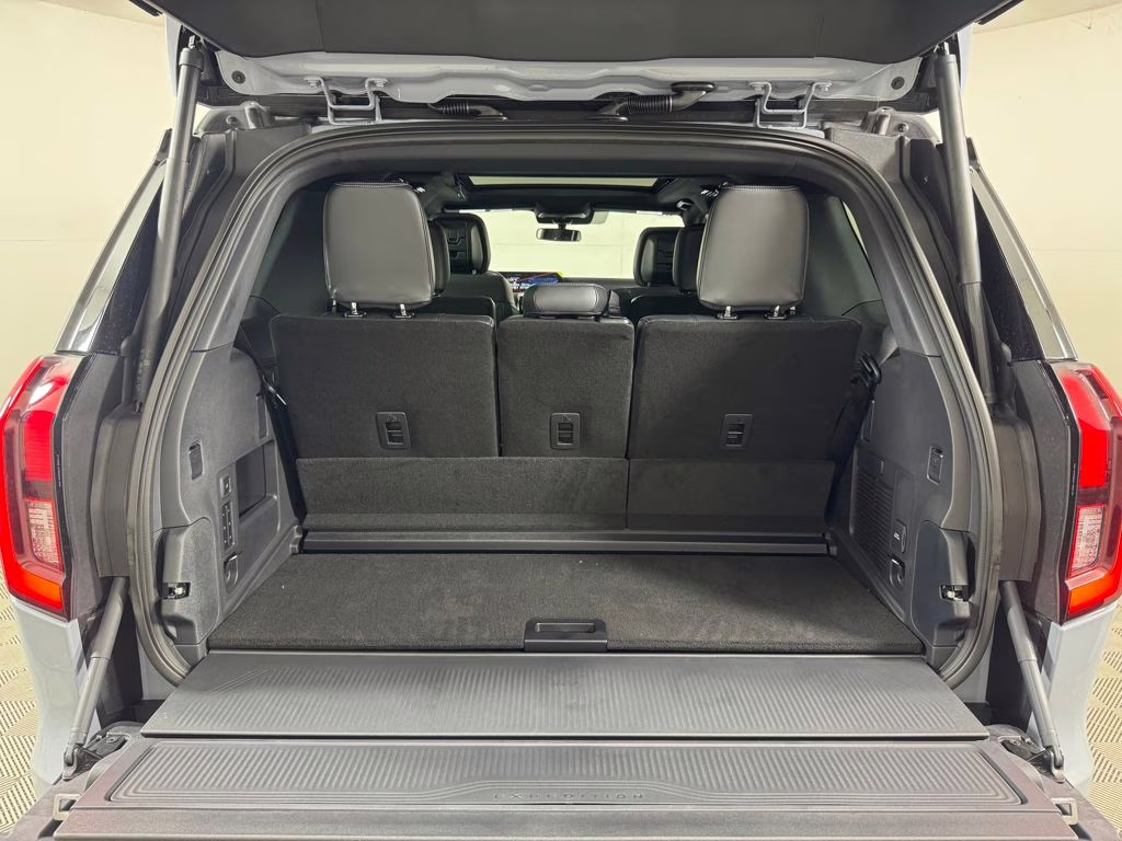 2026 Glacier Gray Metallic Tri-Coat Ford Expedition Platinum 4X4 SUV