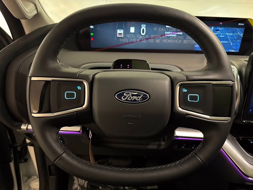 2026 Star White Metallic Tri-Coat Ford Expedition Platinum 4X4 SUV