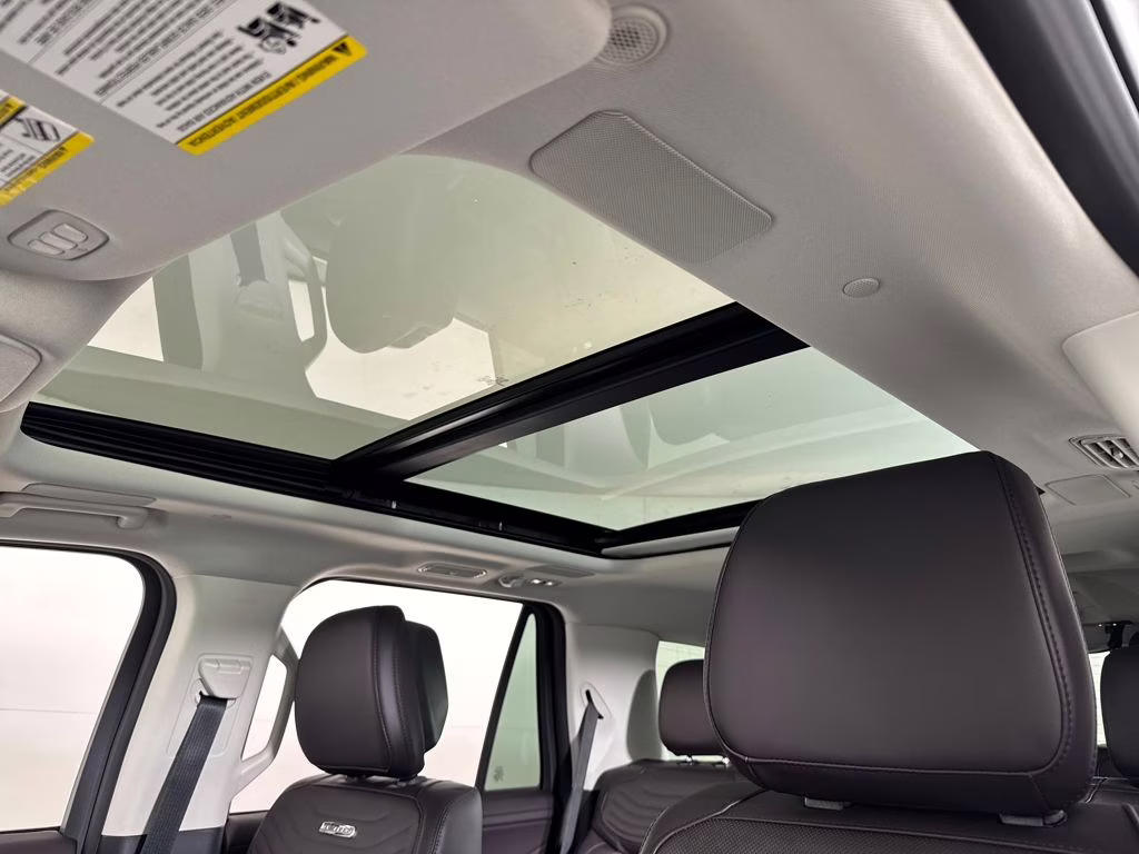 2026 Star White Metallic Tri-Coat Ford Expedition Platinum 4X4 SUV