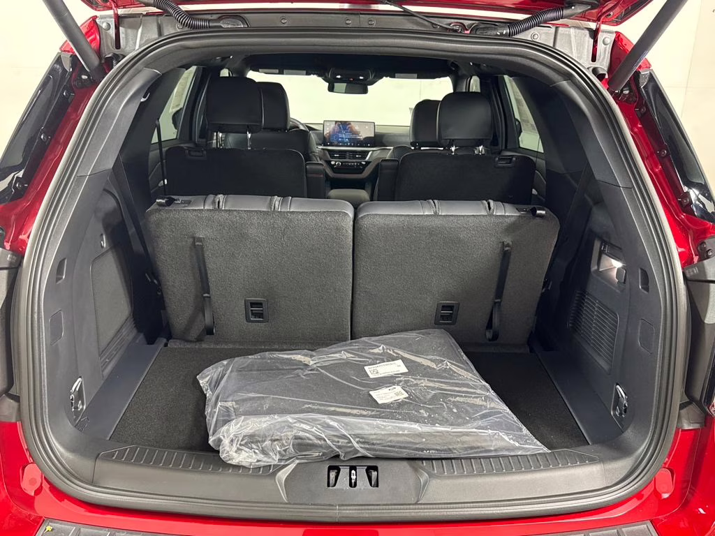 2026 Rapid Red Metallic Tinted Clearcoat Ford Explorer ST-Line RWD SUV