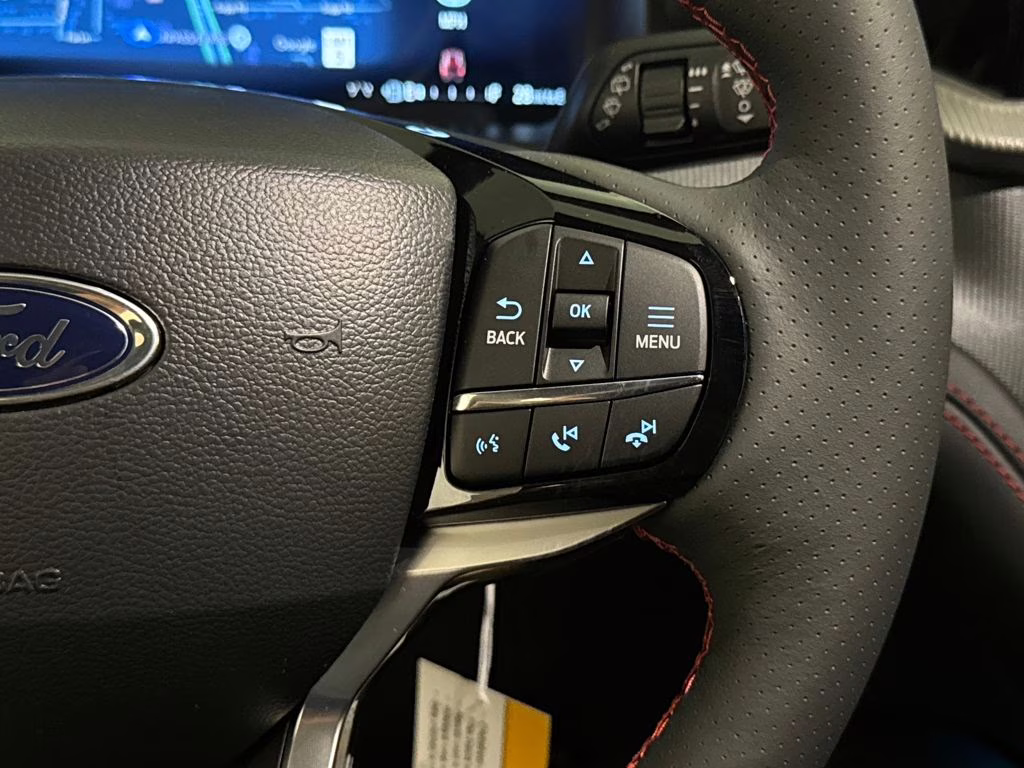 2026 Rapid Red Metallic Tinted Clearcoat Ford Explorer ST-Line RWD SUV