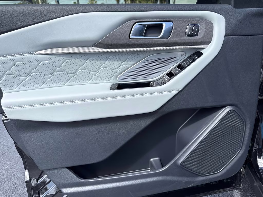 2026 Agate Black Metallic Ford Explorer Platinum 4X4 SUV