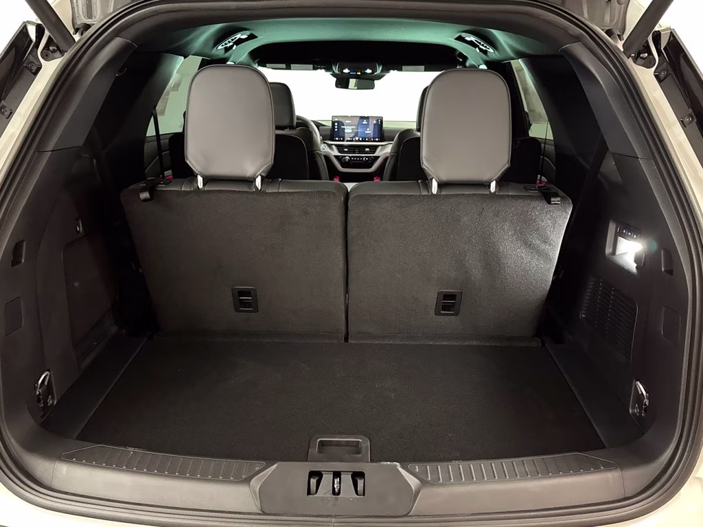 2026 Star White Metallic Tri-Coat Ford Explorer ST 4X4 SUV