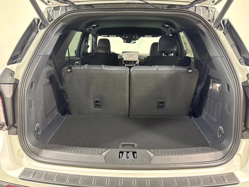 2026 Star White Metallic Tri-Coat Ford Explorer ST 4X4 SUV