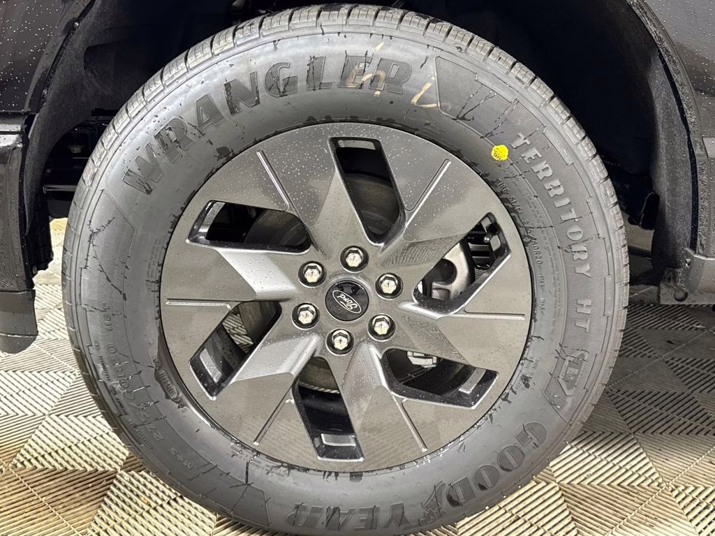 2025 Agate Black Metallic Ford F-150 Lightning Flash AWD Truck