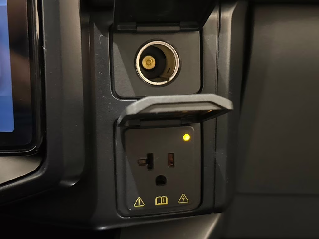 2025 Agate Black Metallic Ford F-150 Lightning Flash AWD Truck