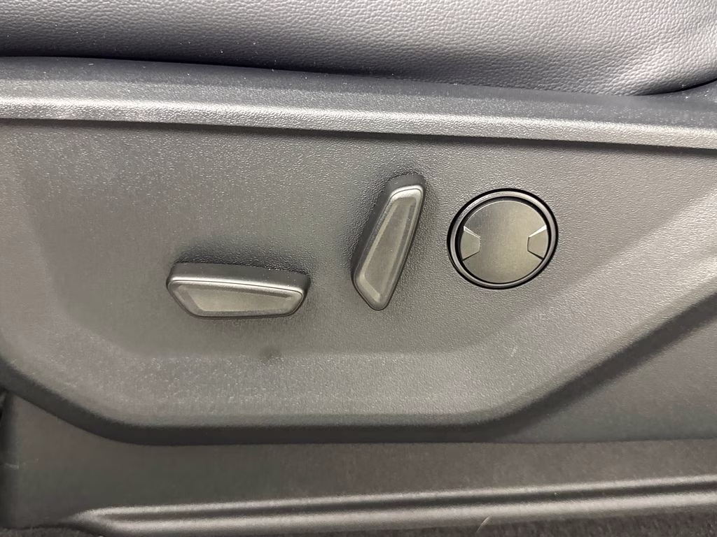 2026 Avalanche Ford Super Duty F-250 SRW Lariat 4X4 Truck