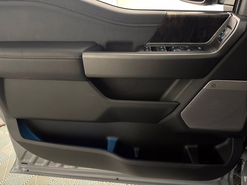 2026 Glacier Gray Metallic Tri-Coat Ford Super Duty F-250 SRW Lariat 4X4 Truck