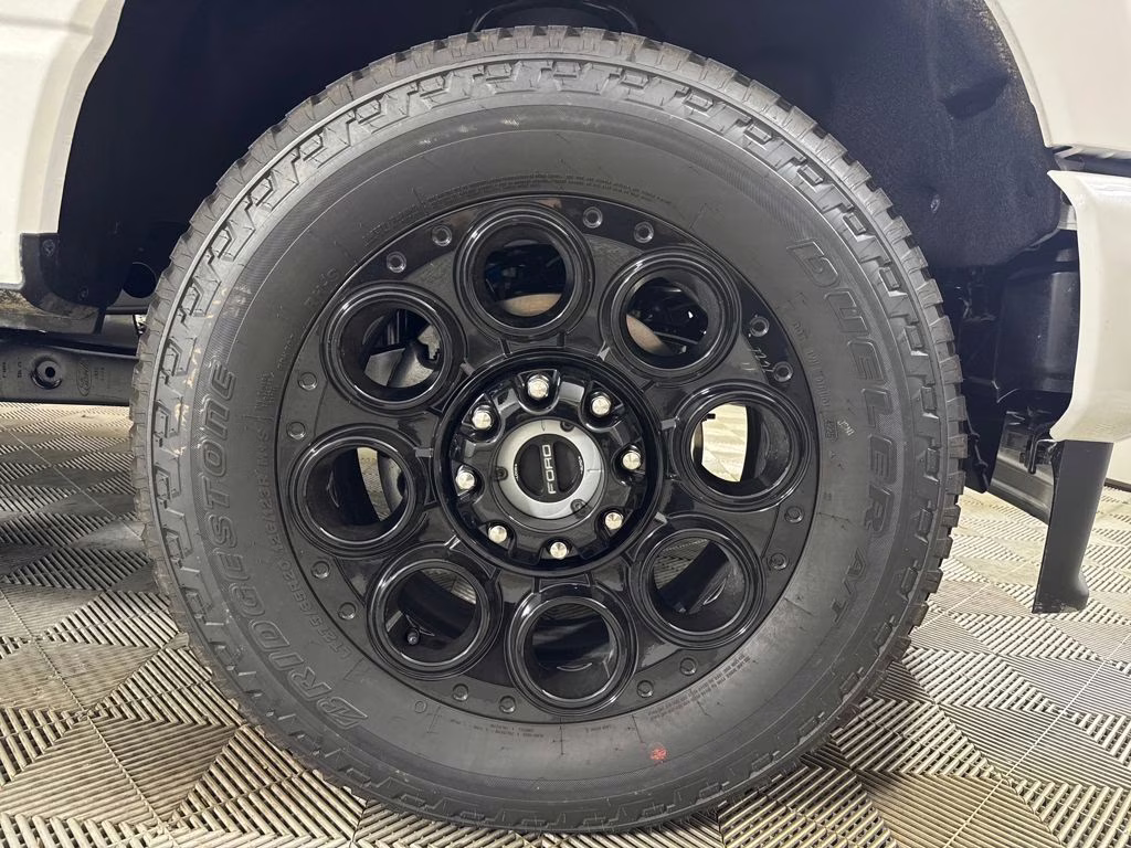 2026 Star White Metallic Tri-Coat Ford Super Duty F-250 SRW Lariat 4X4 Truck