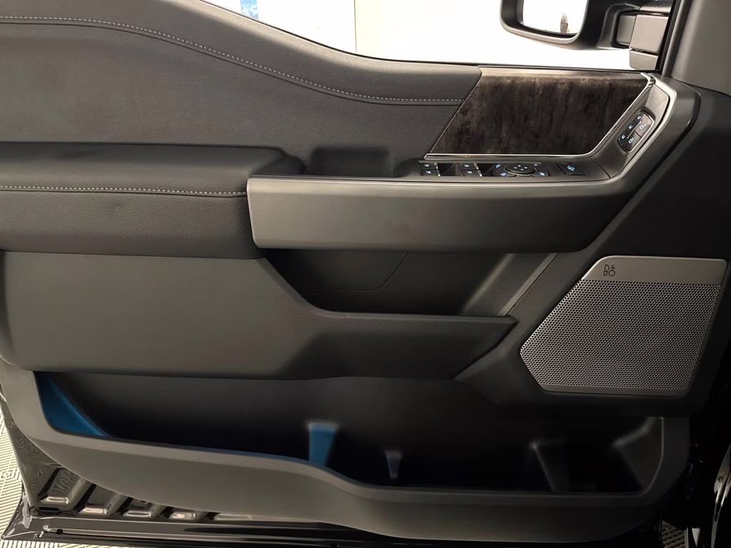 2026 Agate Black Metallic Ford Super Duty F-250 SRW Lariat 4X4 Truck