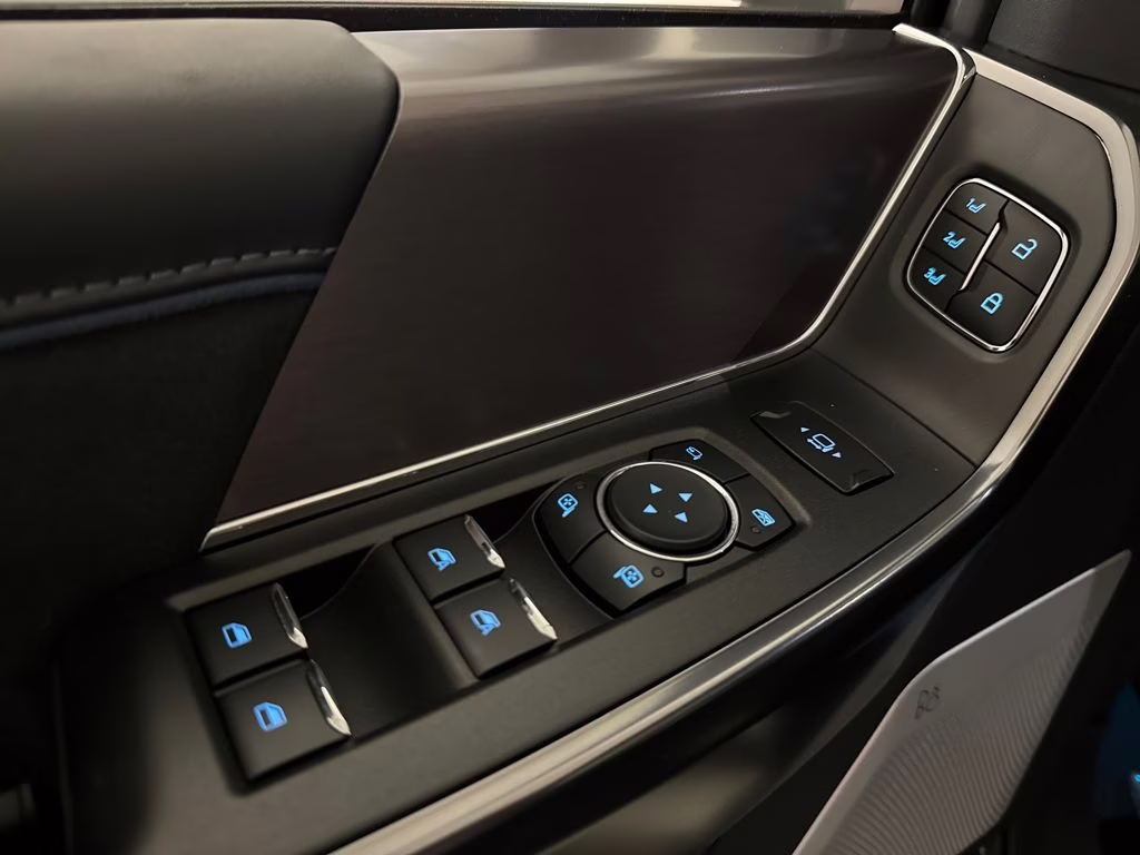 2026 Star White Metallic Tri-Coat Ford Super Duty F-350 SRW Platinum 4X4 Truck