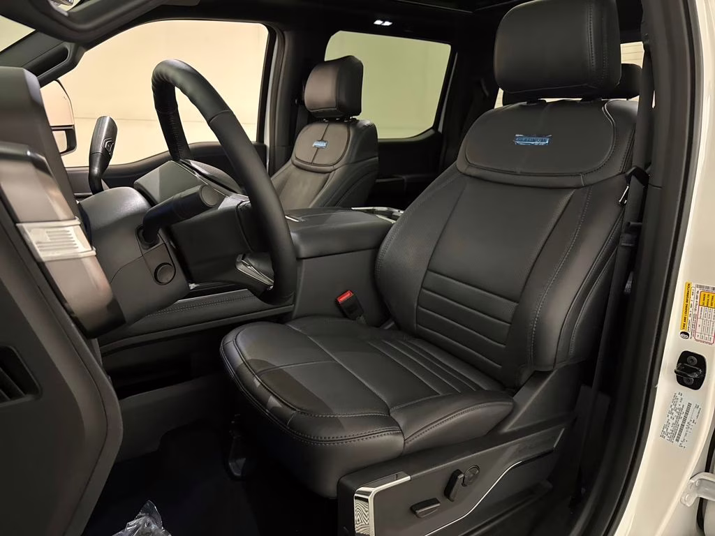 2026 Star White Metallic Tri-Coat Ford Super Duty F-350 SRW Platinum 4X4 Truck