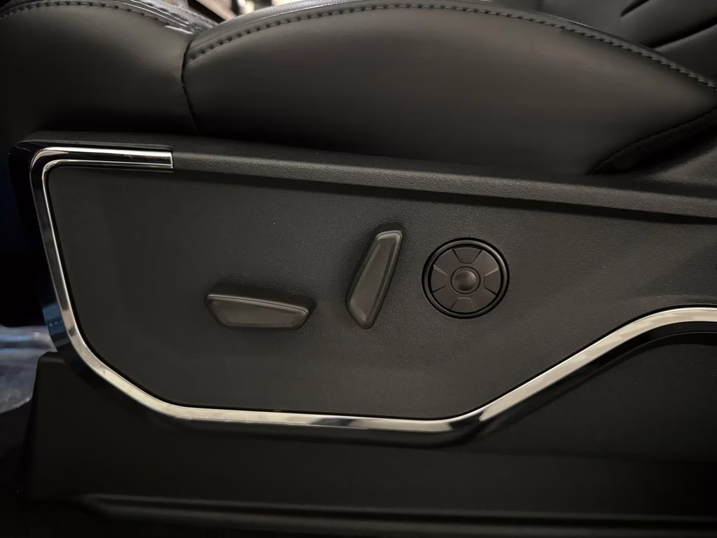 2026 Star White Metallic Tri-Coat Ford Super Duty F-350 SRW Platinum 4X4 Truck