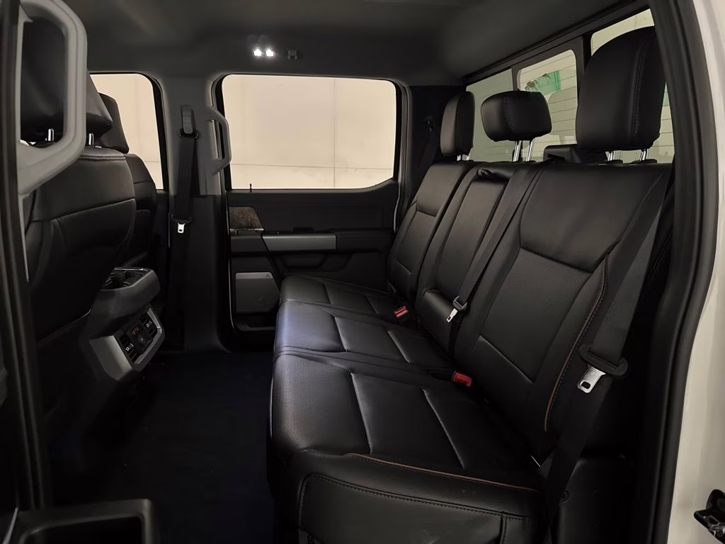 2026 Star White Metallic Tri-Coat Ford Super Duty F-350 SRW Lariat 4X4 Truck