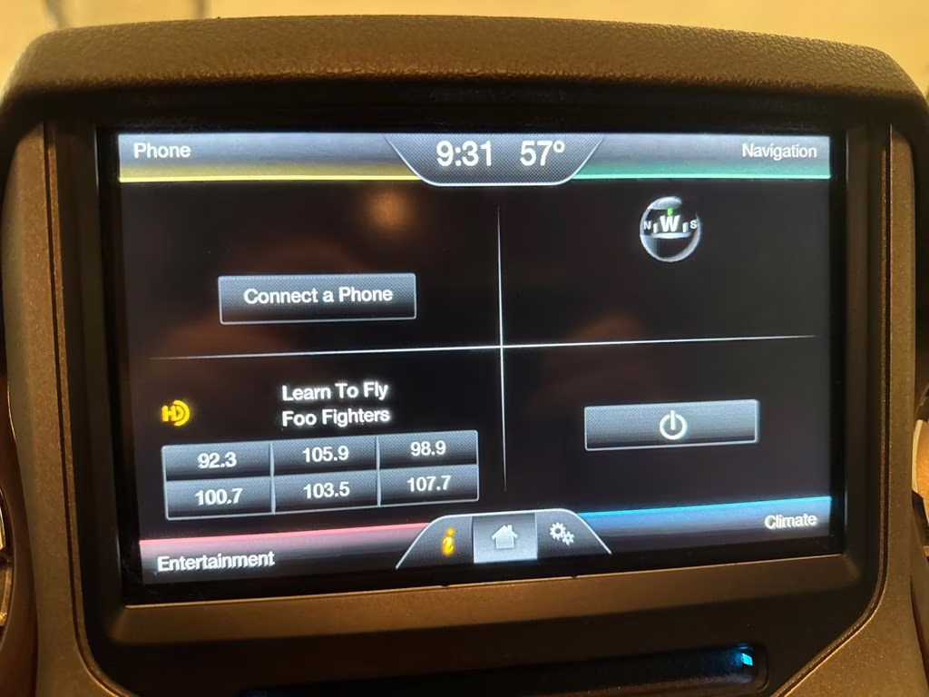 2016 White Platinum Metallic Tri-Coat Ford Super Duty F-350 DRW Lariat RWD Truck