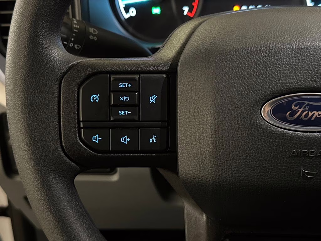 2026 Oxford White Ford Super Duty F-350 DRW XLT 4X4 Truck