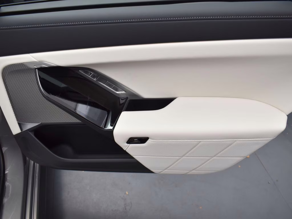 2025 Oxide Gray Metallic BMW i7 eDrive50 RWD Sedan