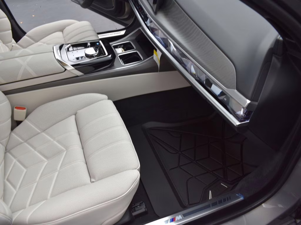 2025 Oxide Gray Metallic BMW i7 eDrive50 RWD Sedan