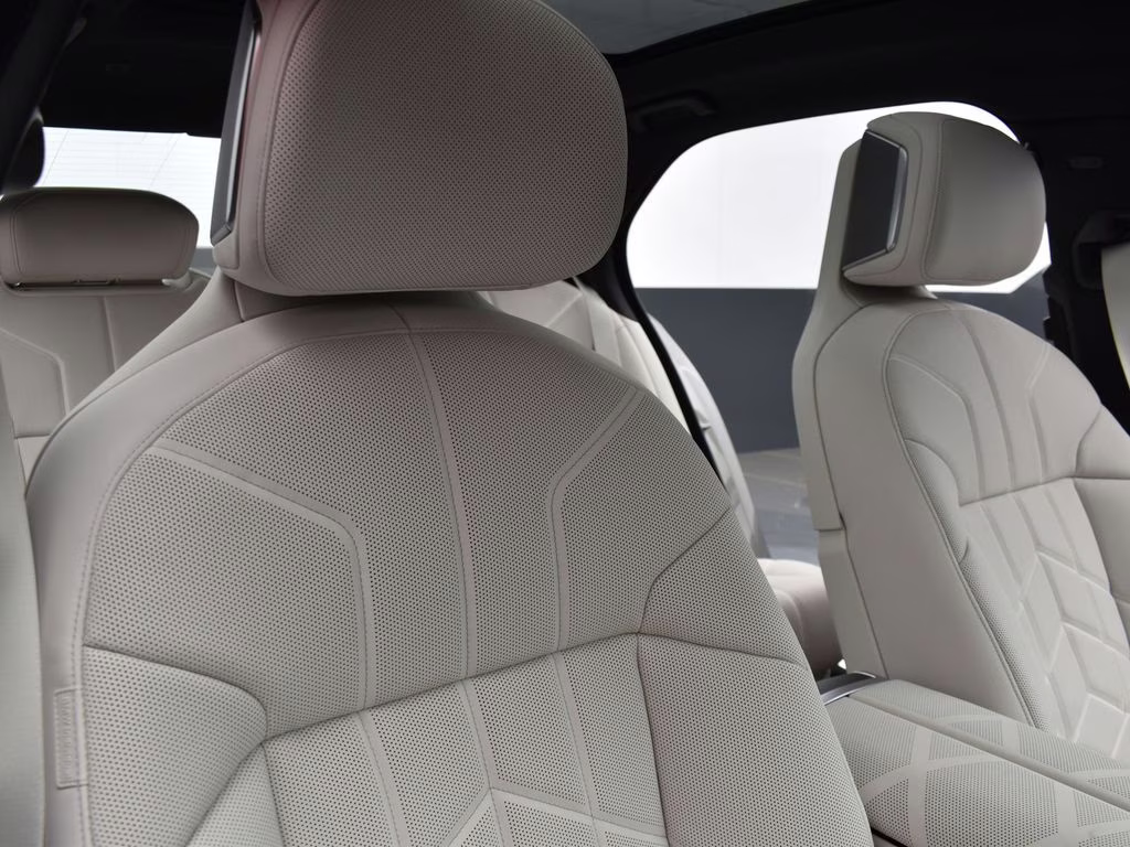 2025 Oxide Gray Metallic BMW i7 eDrive50 RWD Sedan
