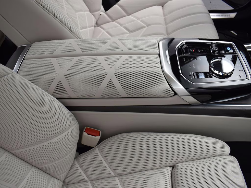 2025 Oxide Gray Metallic BMW i7 eDrive50 RWD Sedan