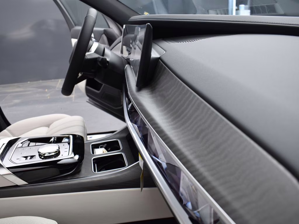 2025 Oxide Gray Metallic BMW i7 eDrive50 RWD Sedan