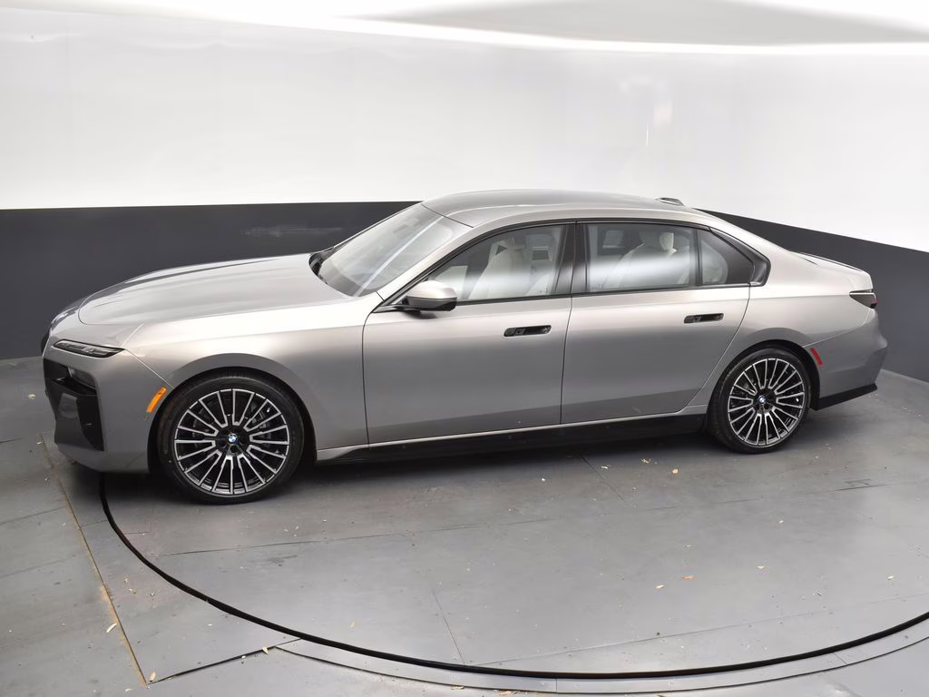 2025 Oxide Gray Metallic BMW i7 eDrive50 RWD Sedan