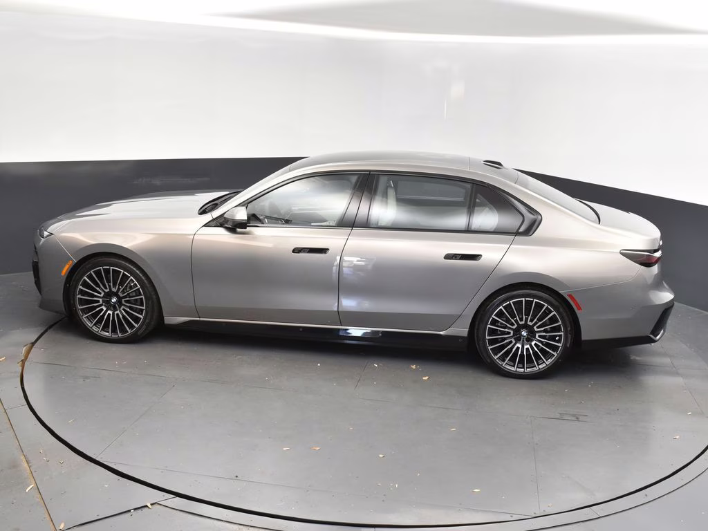 2025 Oxide Gray Metallic BMW i7 eDrive50 RWD Sedan