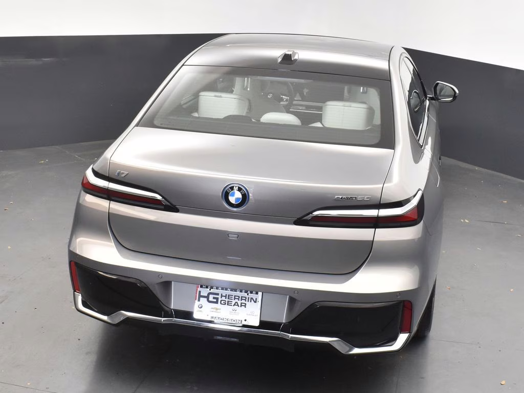 2025 Oxide Gray Metallic BMW i7 eDrive50 RWD Sedan
