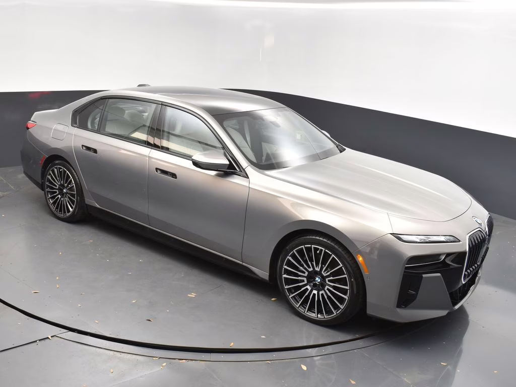 2025 Oxide Gray Metallic BMW i7 eDrive50 RWD Sedan