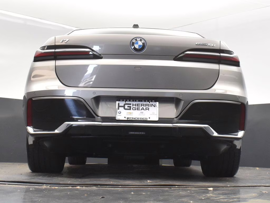 2025 Oxide Gray Metallic BMW i7 eDrive50 RWD Sedan