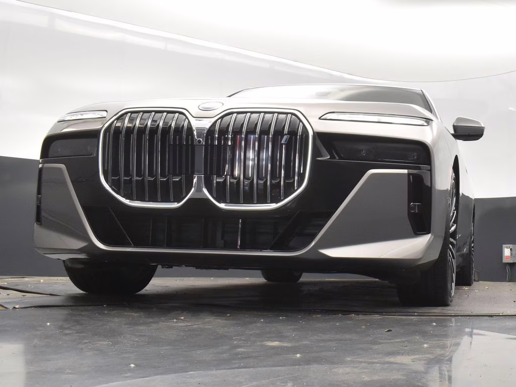 2025 Oxide Gray Metallic BMW i7 eDrive50 RWD Sedan