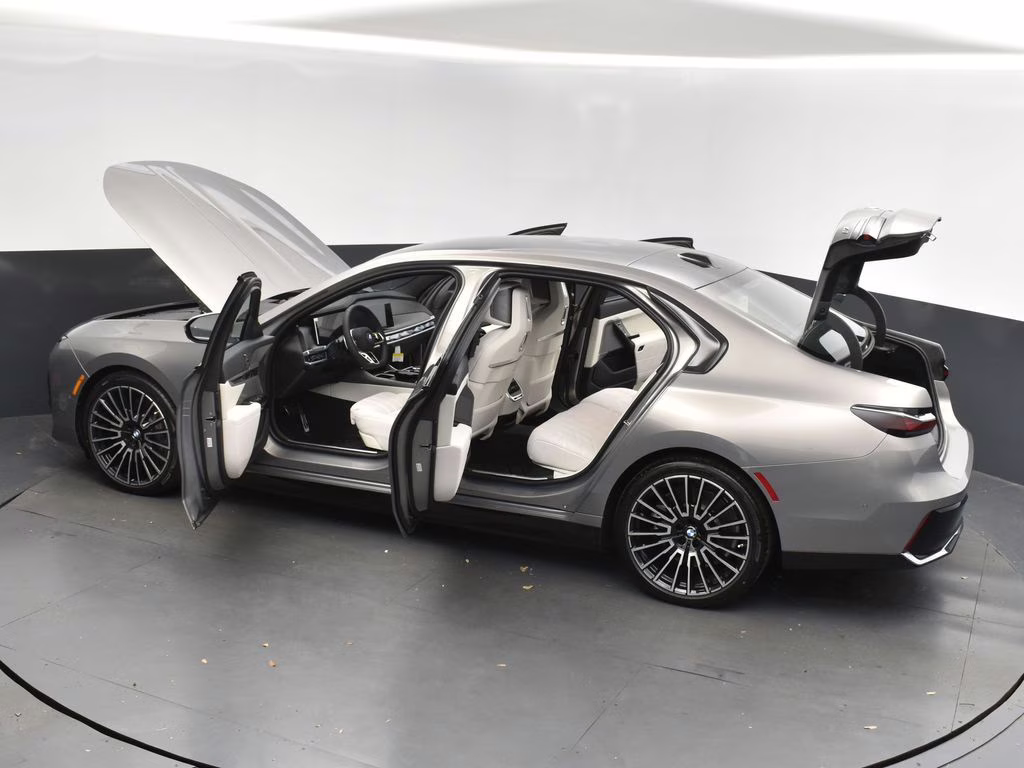 2025 Oxide Gray Metallic BMW i7 eDrive50 RWD Sedan