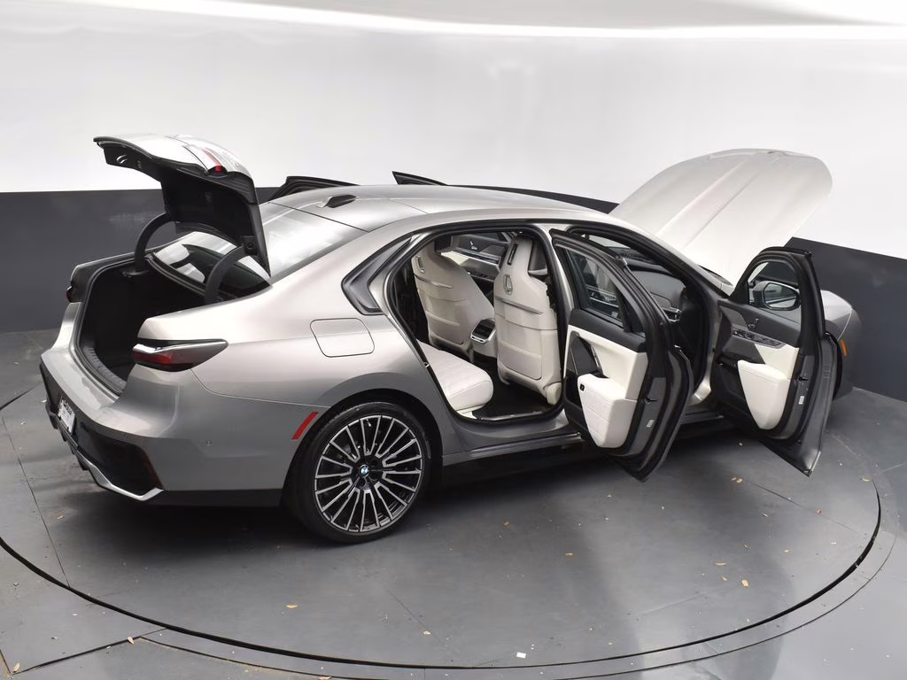 2025 Oxide Gray Metallic BMW i7 eDrive50 RWD Sedan