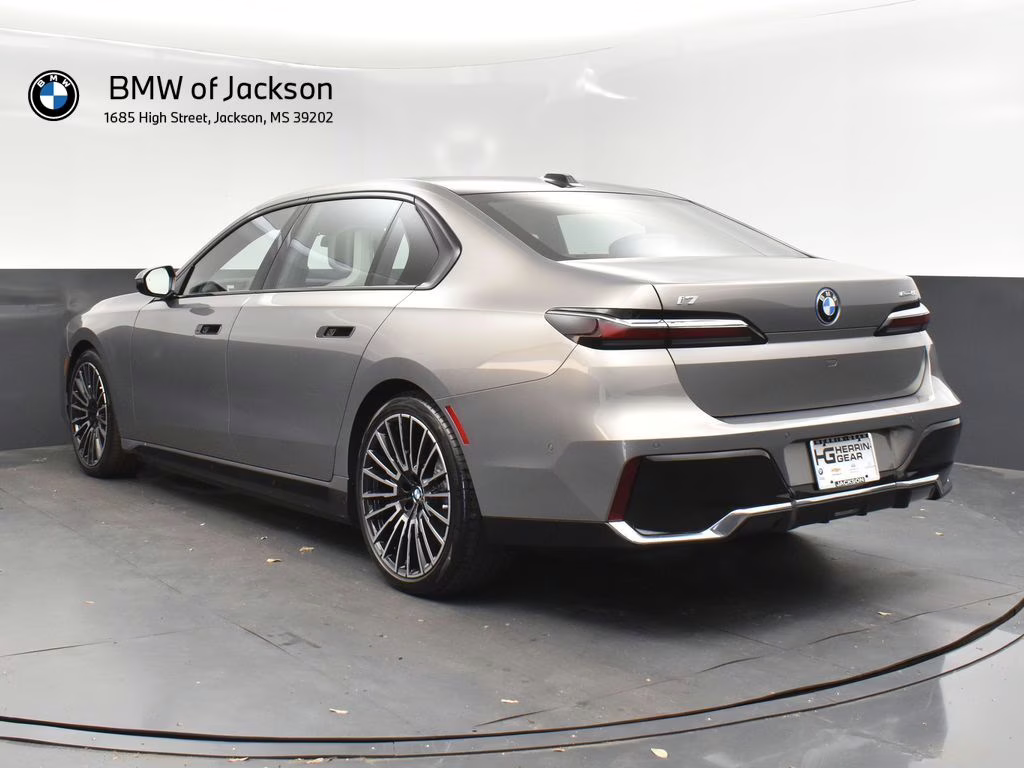 2025 Oxide Gray Metallic BMW i7 eDrive50 RWD Sedan