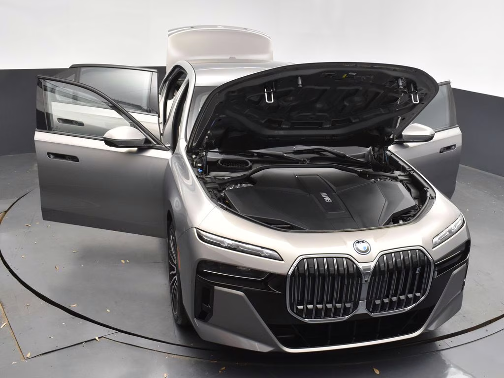 2025 Oxide Gray Metallic BMW i7 eDrive50 RWD Sedan