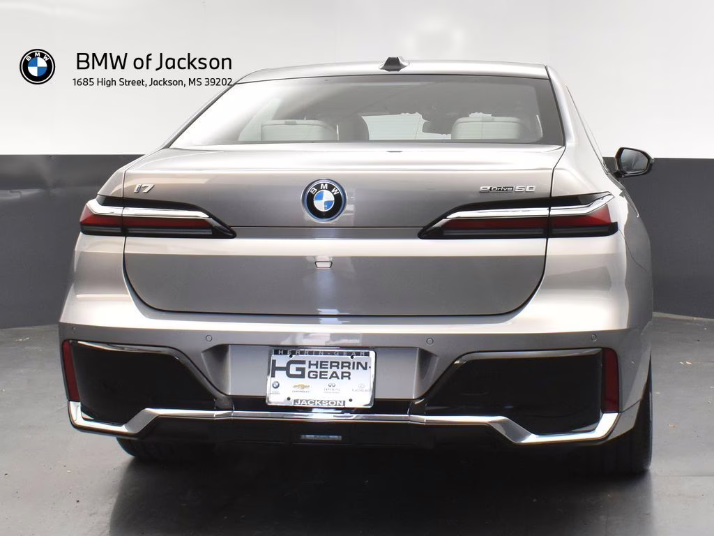 2025 Oxide Gray Metallic BMW i7 eDrive50 RWD Sedan