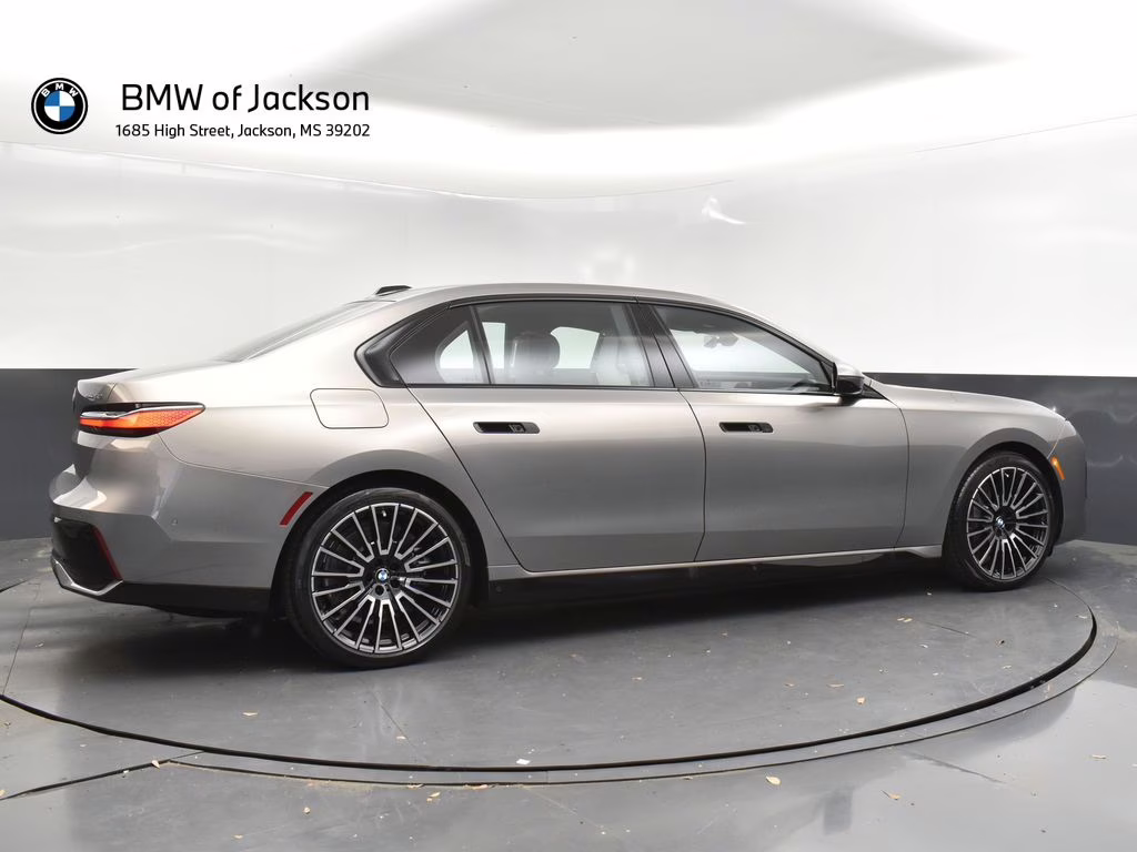 2025 Oxide Gray Metallic BMW i7 eDrive50 RWD Sedan