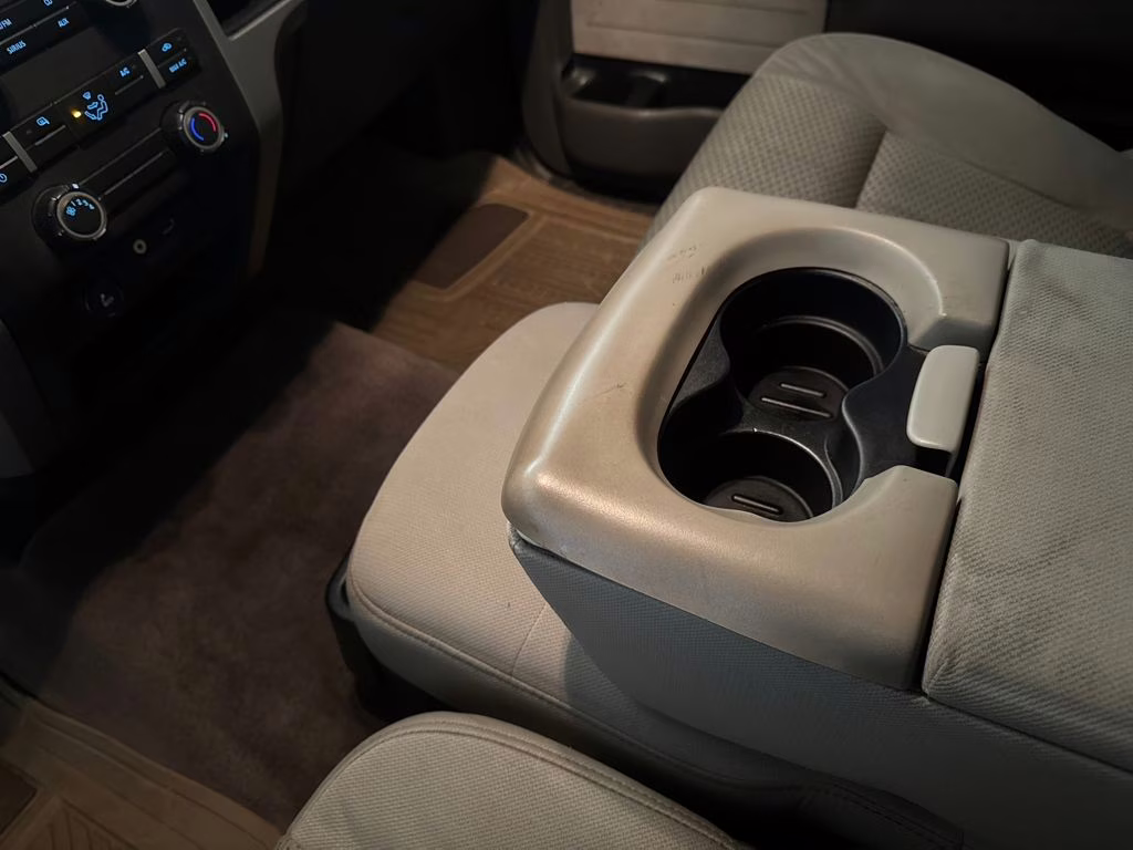 2010 Oxford White Ford F-150 XLT 4X4 Truck